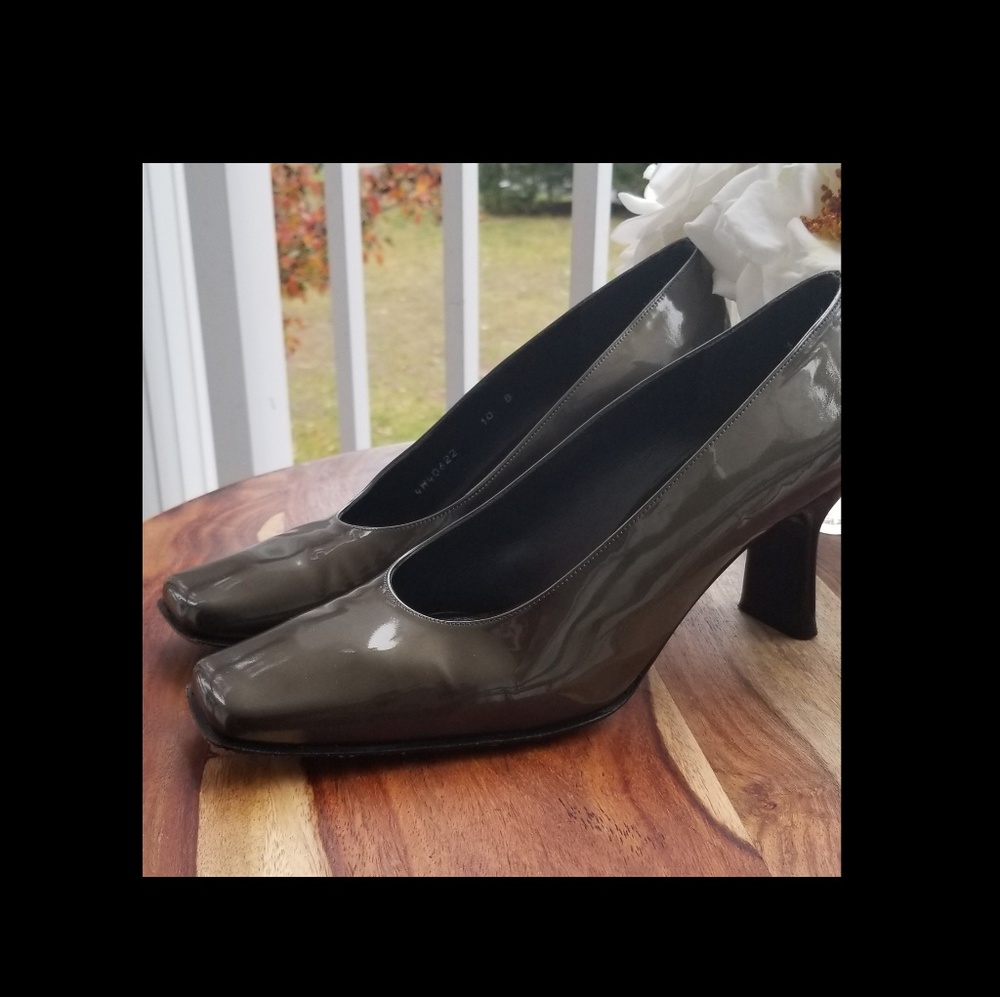 Gorgeous Patent  Olive Stuart Weitzman Shoes